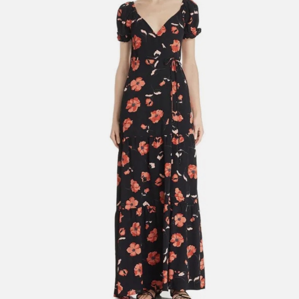 Flynn Skye Floral Wrap Maxi Dress
Size Small $238 Short Sleeve NWT NEW